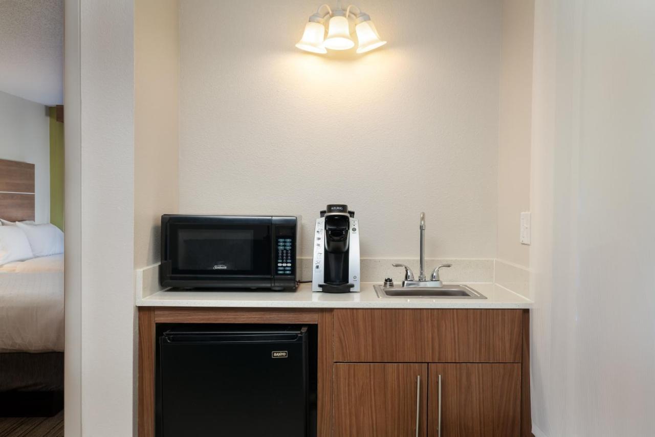 Holiday Inn Express & Suites Milton East I-10 By Ihg Buitenkant foto