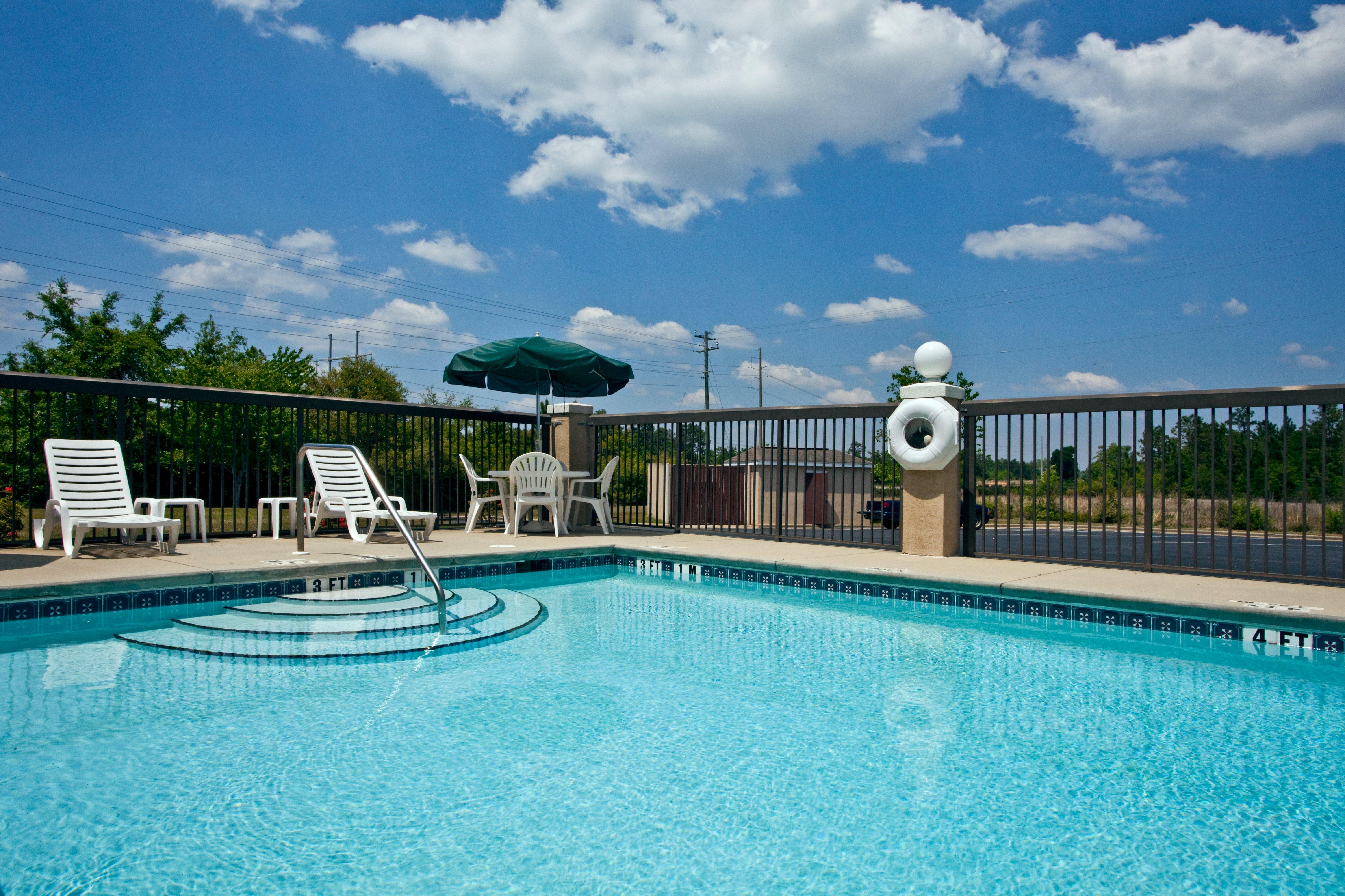 Holiday Inn Express & Suites Milton East I-10 By Ihg Buitenkant foto