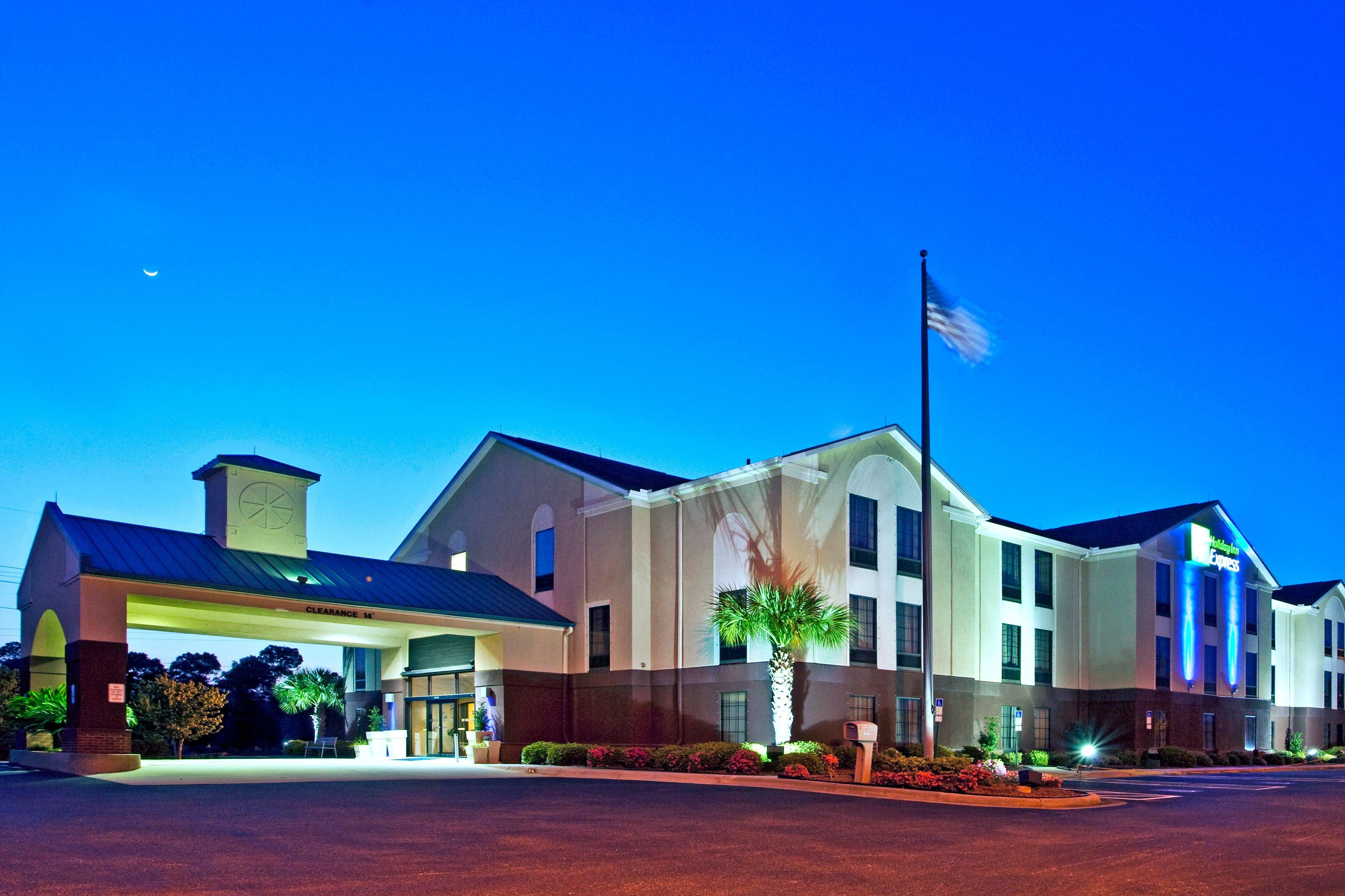 Holiday Inn Express & Suites Milton East I-10 By Ihg Buitenkant foto