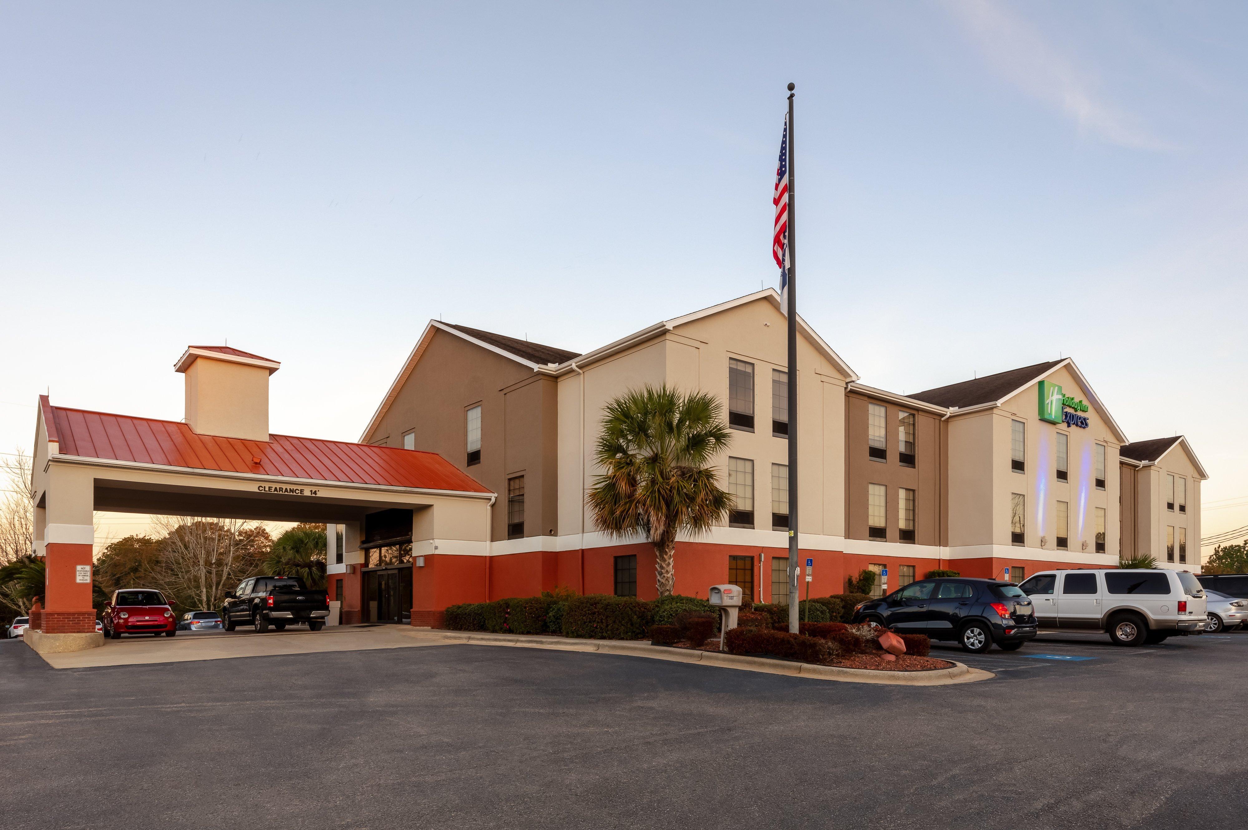 Holiday Inn Express & Suites Milton East I-10 By Ihg Buitenkant foto